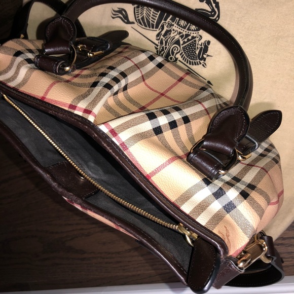 Burberry Purse 100% AUTHENTIC - Picture 5 of 8